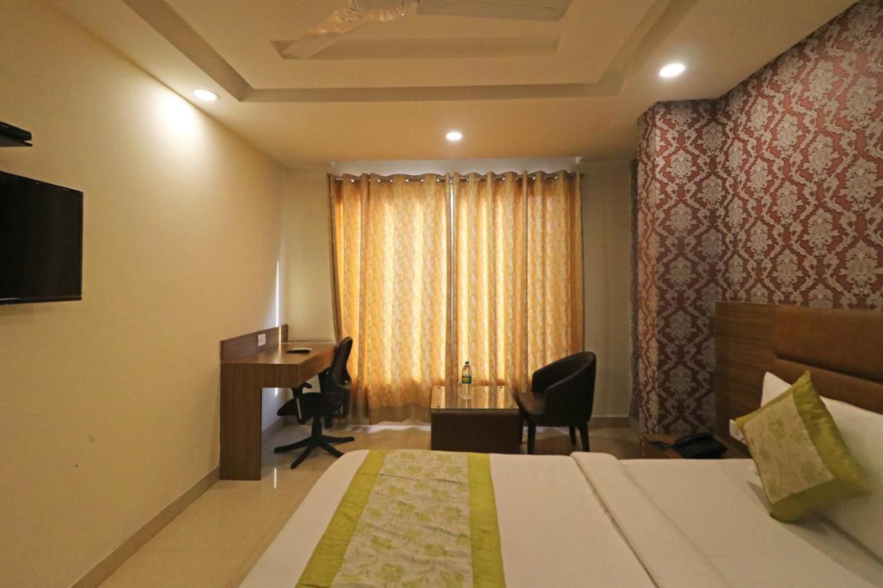 Hotel Ronit Royal Delhi Airport By D'Capitol New Delhi Eksteriør billede