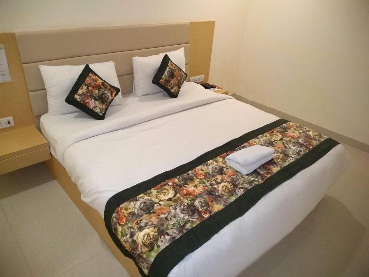 Hotel Ronit Royal Delhi Airport By D'Capitol New Delhi Eksteriør billede
