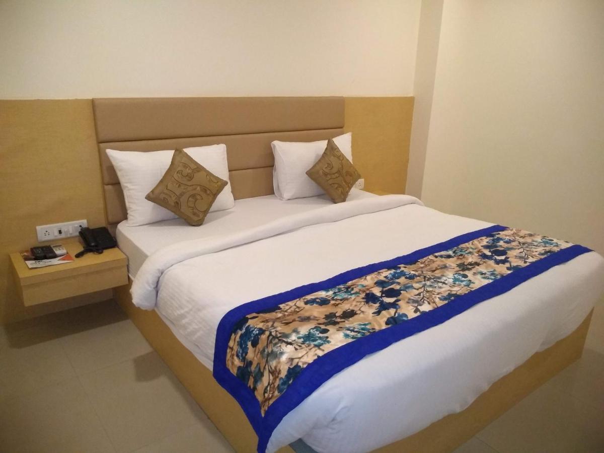 Hotel Ronit Royal Delhi Airport By D'Capitol New Delhi Eksteriør billede