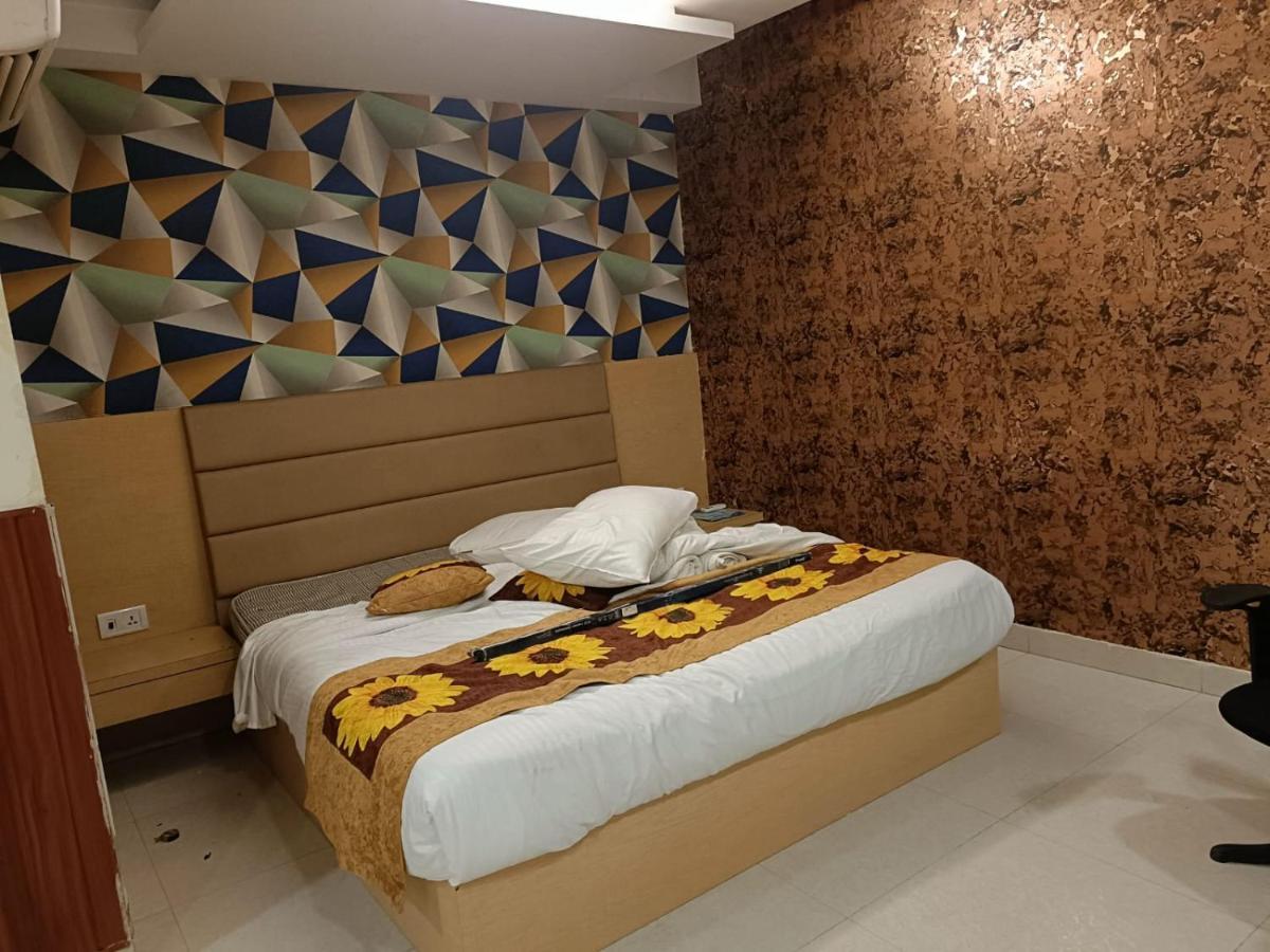 Hotel Ronit Royal Delhi Airport By D'Capitol New Delhi Eksteriør billede